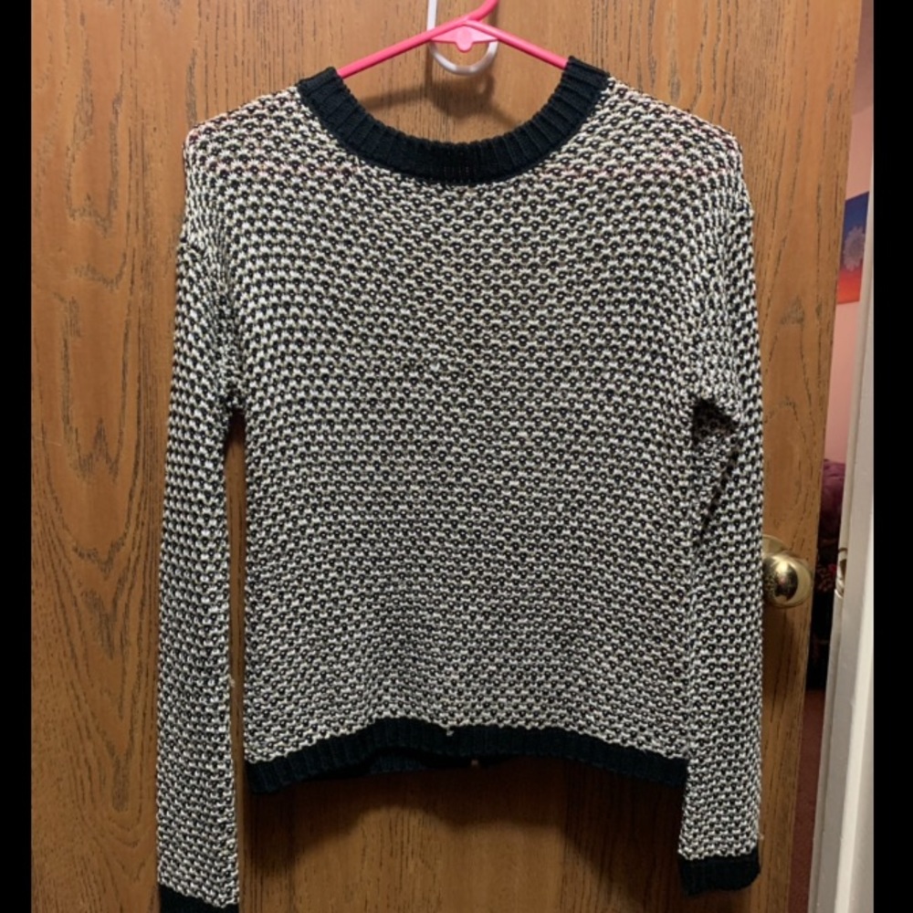 Long sleeve black/gold/white woven sweater